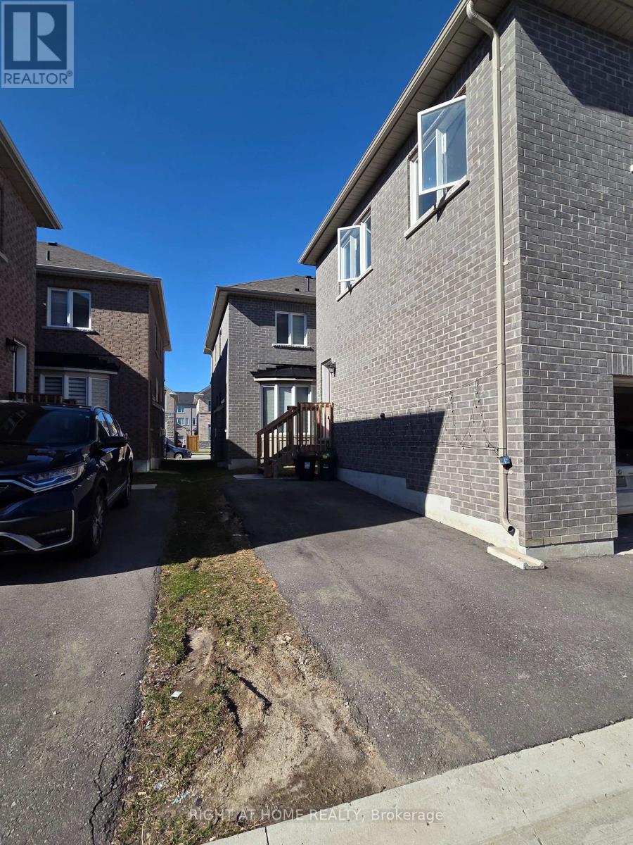 Coach House - 9 Waterleaf Road, Markham, Ontario  L6B 0Z3 - Photo 2 - N13412240