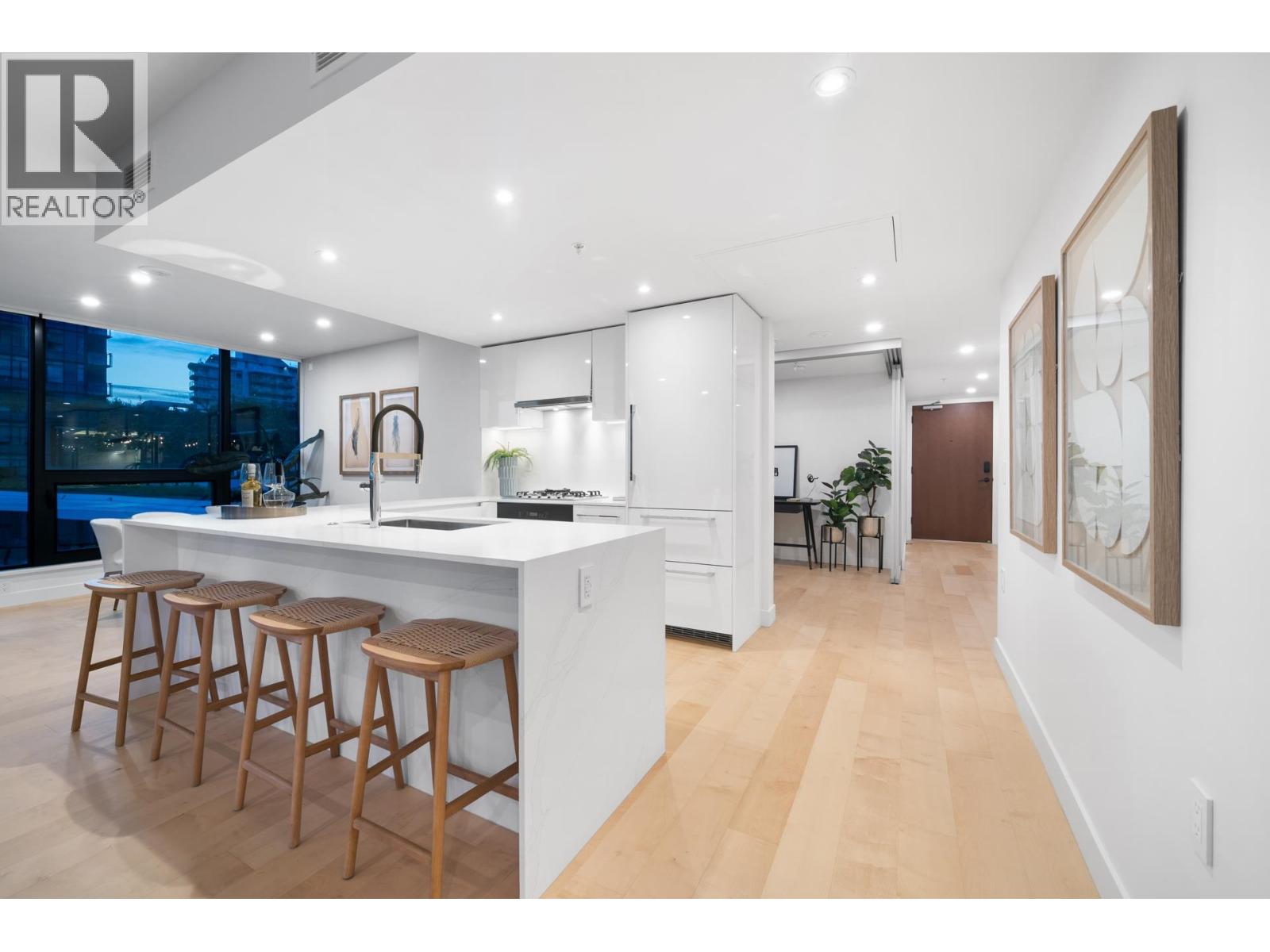 703 135 E 13th Street, North Vancouver, British Columbia  V7L 0J8 - Photo 10 - R3086776