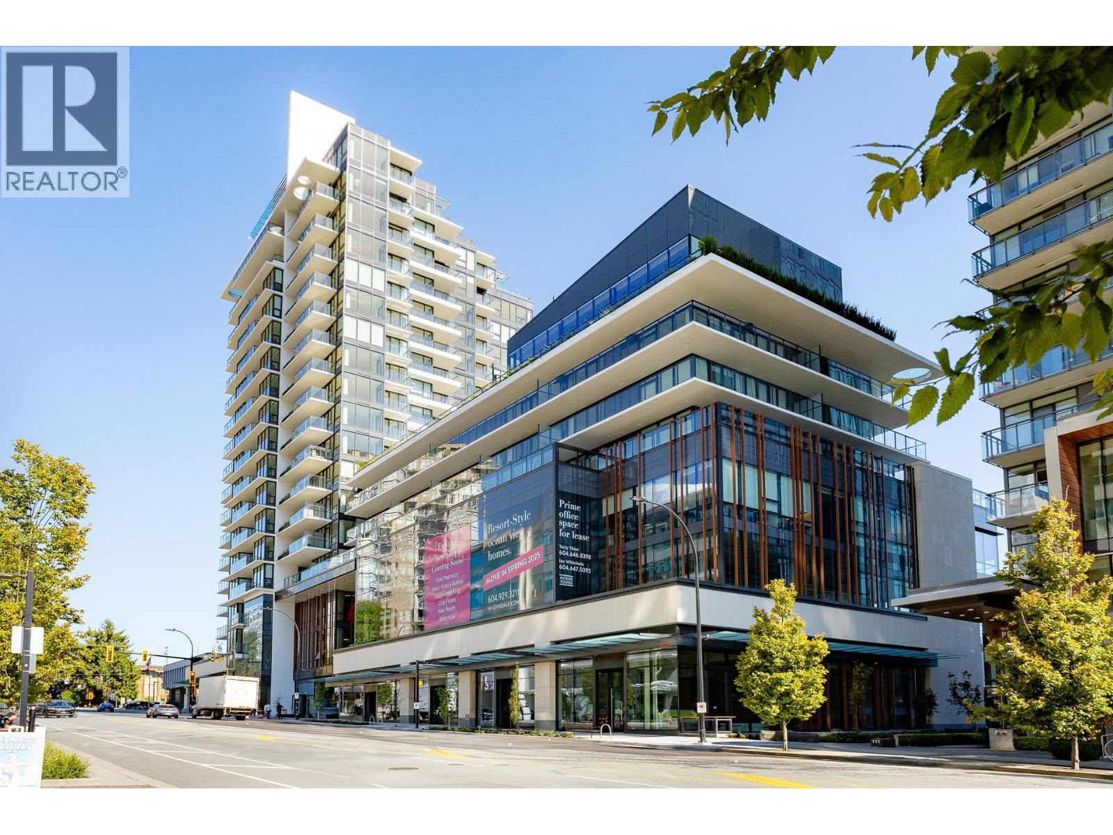 703 135 E 13th Street, North Vancouver, British Columbia  V7L 0J8 - Photo 2 - R3086776