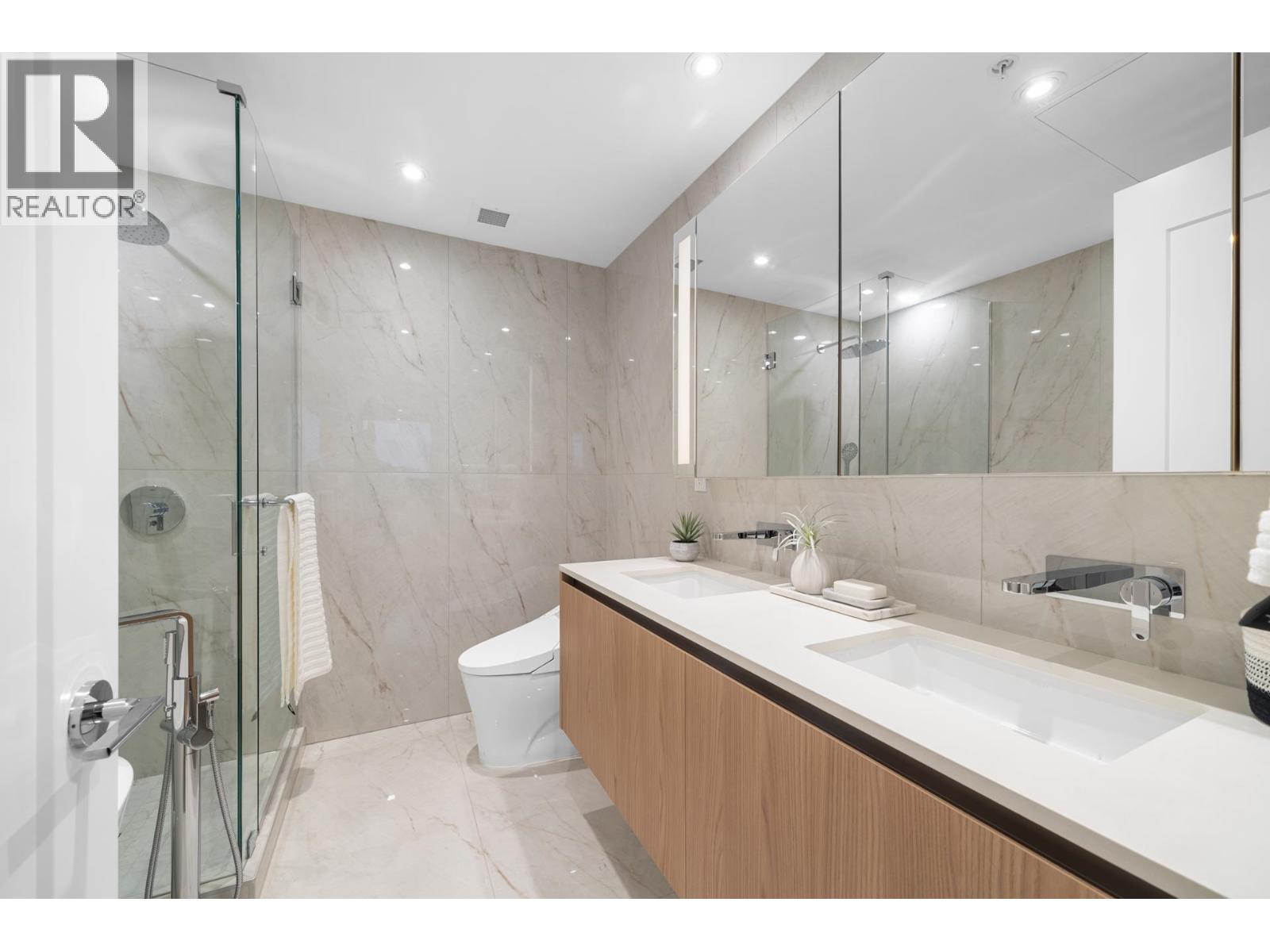 703 135 E 13th Street, North Vancouver, British Columbia  V7L 0J8 - Photo 24 - R3086776