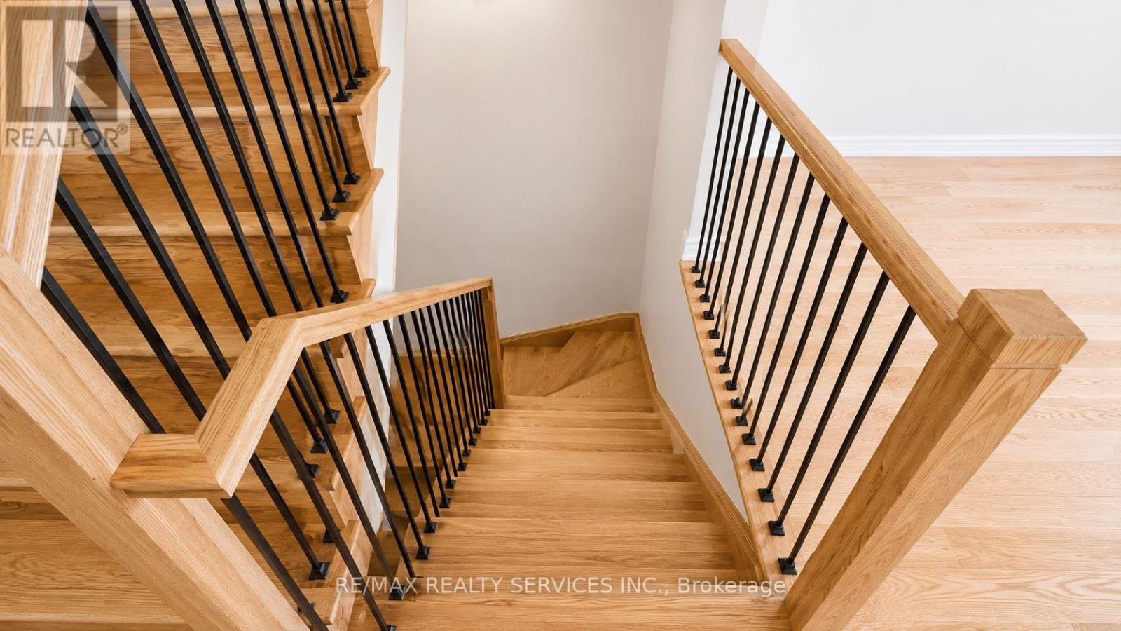 5925 Saigon Street, Mississauga, Ontario  L5V 2V9 - Photo 10 - W13412234