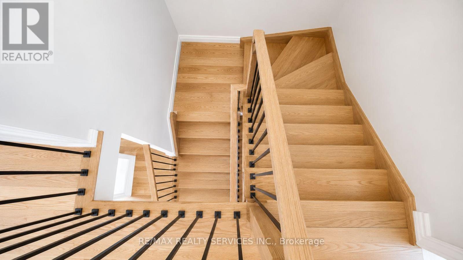 5925 Saigon Street, Mississauga, Ontario  L5V 2V9 - Photo 17 - W13412234