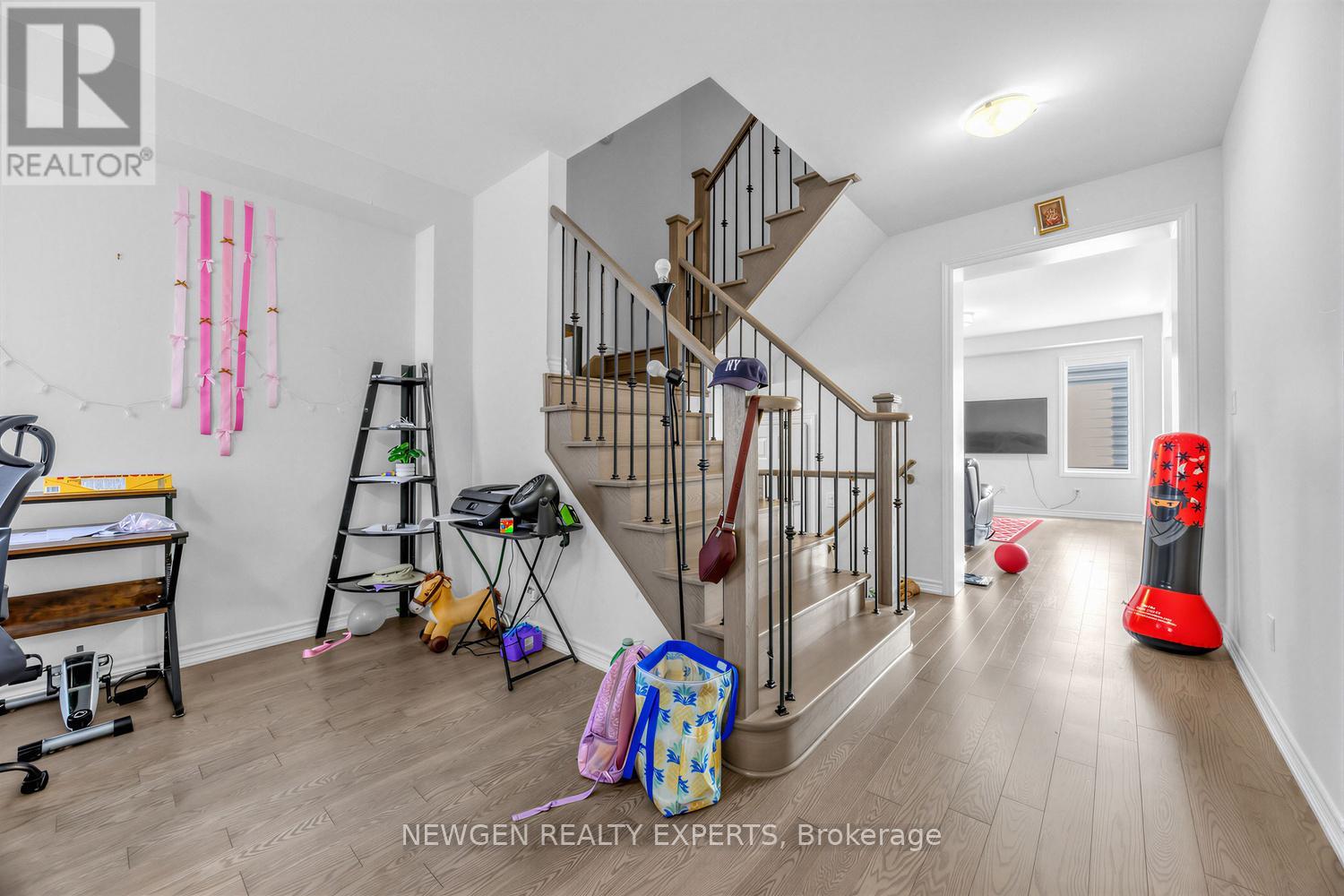 9 Hickling Lane, Ajax, Ontario  L1T 4R1 - Photo 5 - E13412238