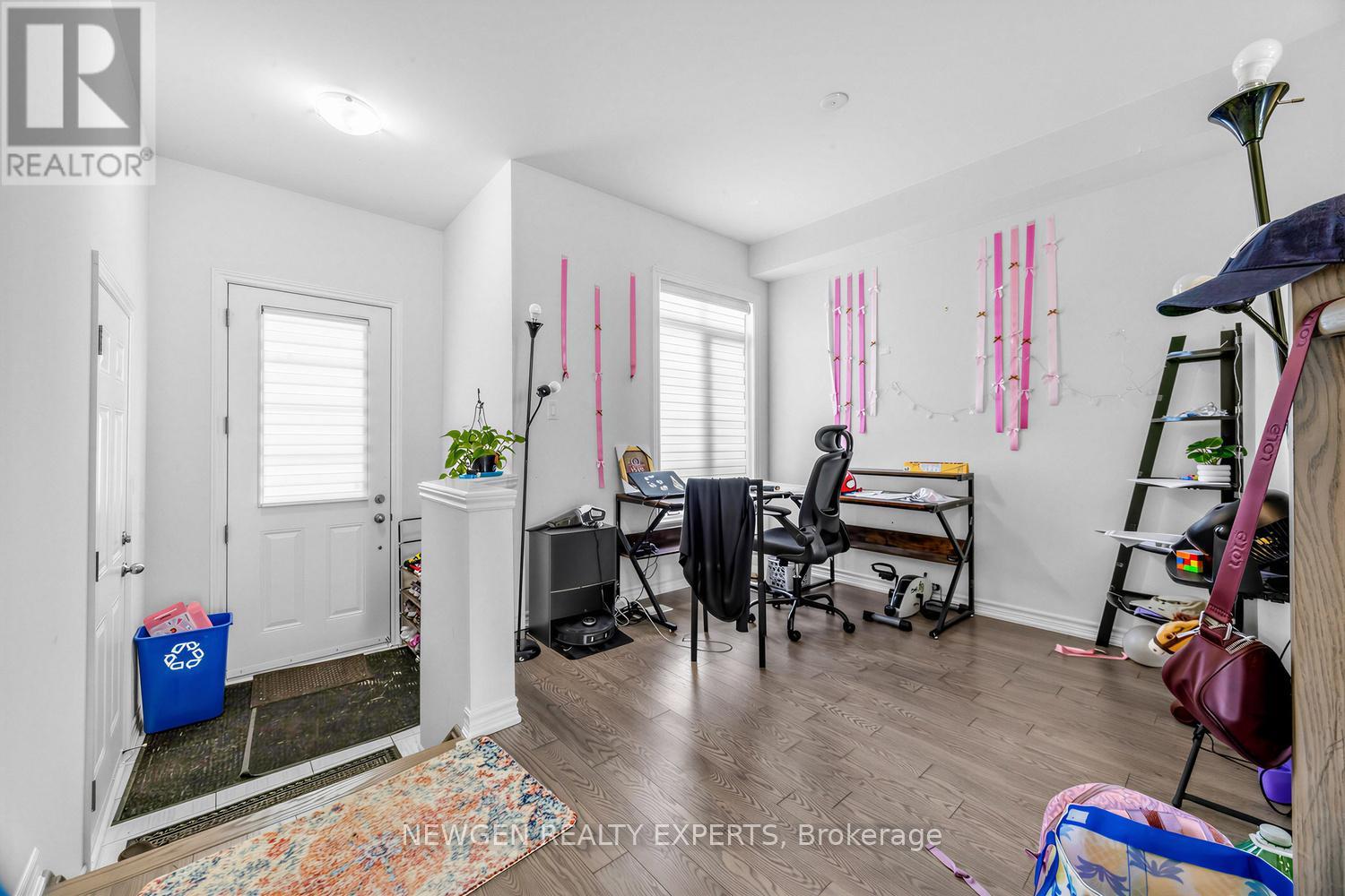 9 Hickling Lane, Ajax, Ontario  L1T 4R1 - Photo 4 - E13412238