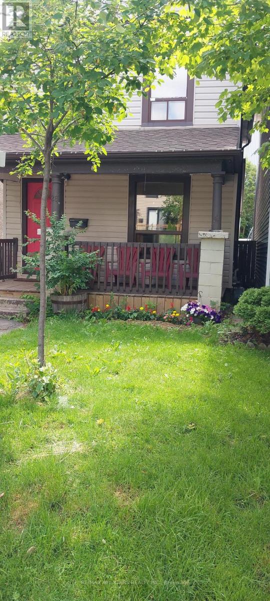 26 Niagara Street, Hamilton, Ontario  L8L 6A2 - Photo 5 - X12553552
