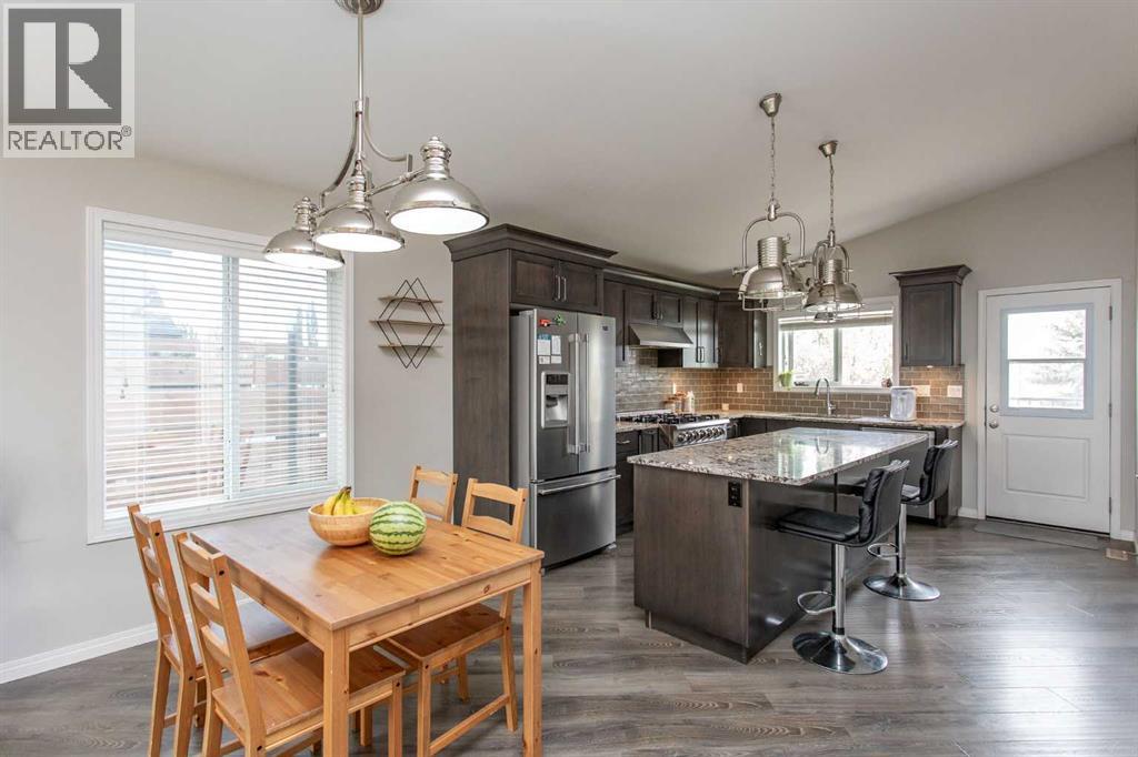 5 Henderson Close, Penhold, Alberta  T0M 1R0 - Photo 8 - A2314463