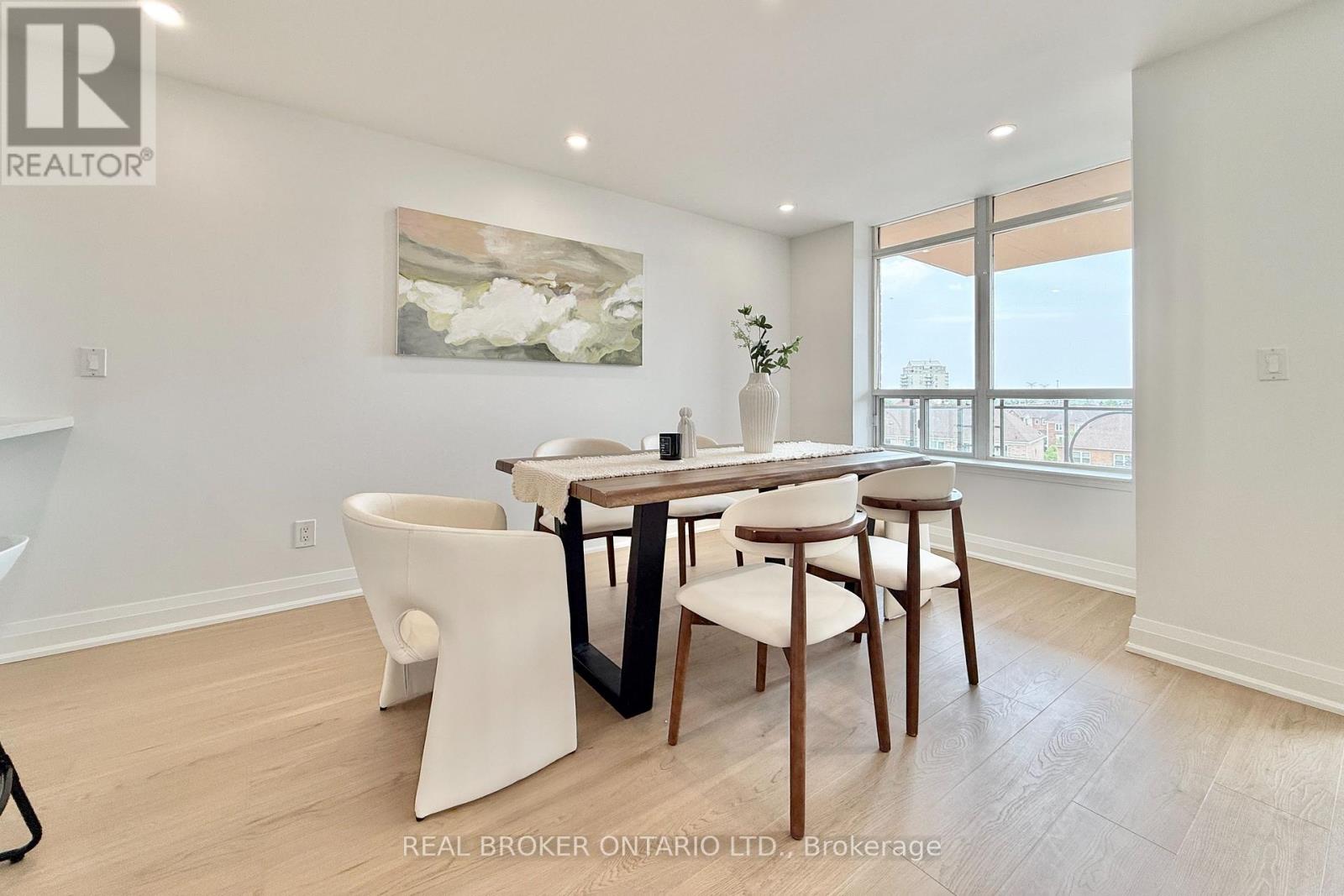 611 - 130 Pond Drive, Markham, Ontario  L3T 7W5 - Photo 5 - N13412268