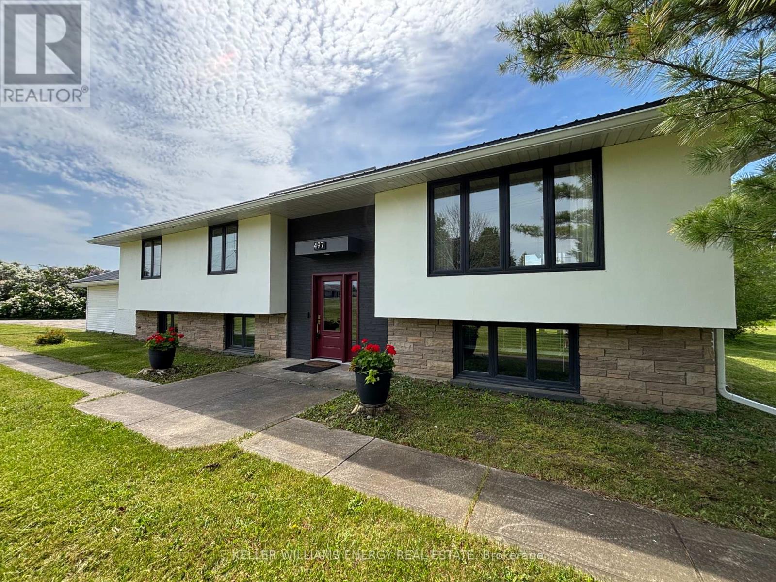 497 Wellington Main Street, Prince Edward County, Ontario  K0K 3L0 - Photo 4 - X12971334