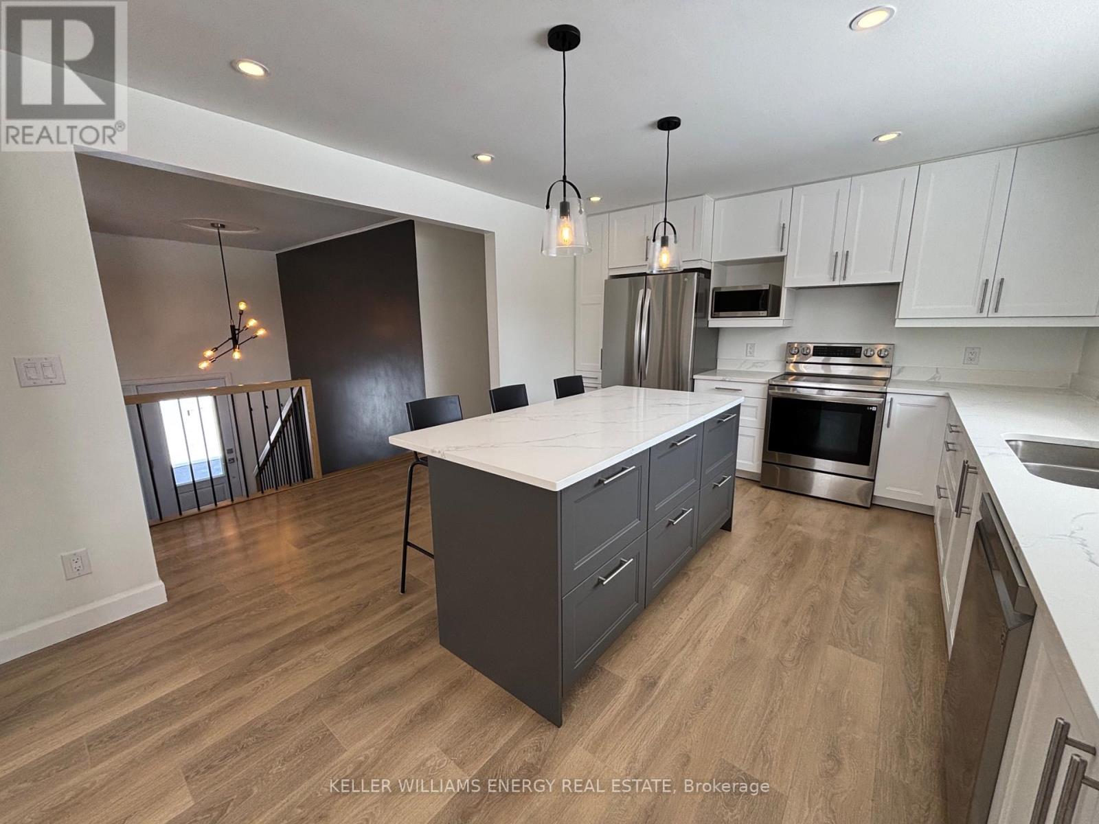 497 Wellington Main Street, Prince Edward County, Ontario  K0K 3L0 - Photo 9 - X12971334