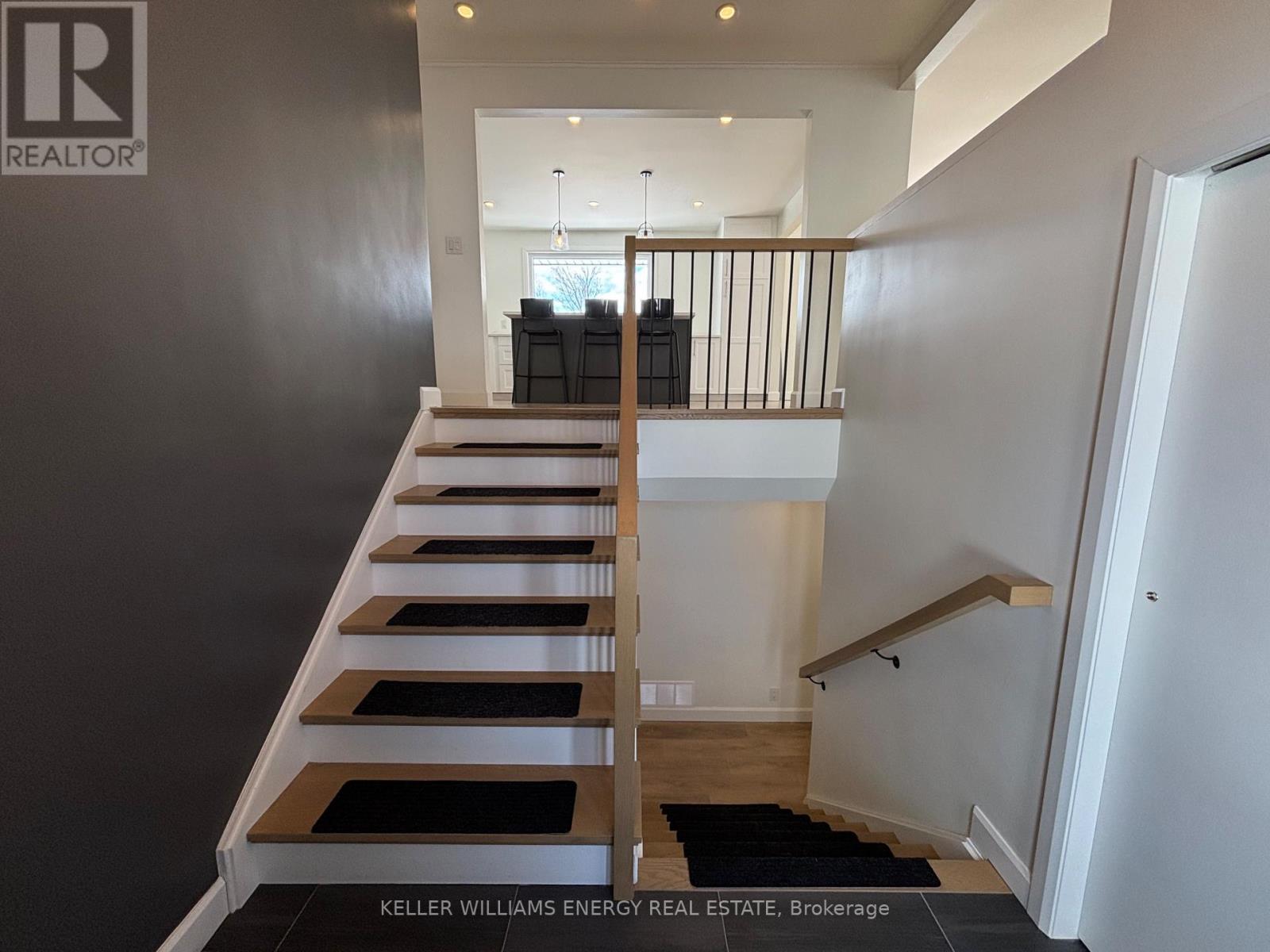 497 Wellington Main Street, Prince Edward County, Ontario  K0K 3L0 - Photo 5 - X12971334