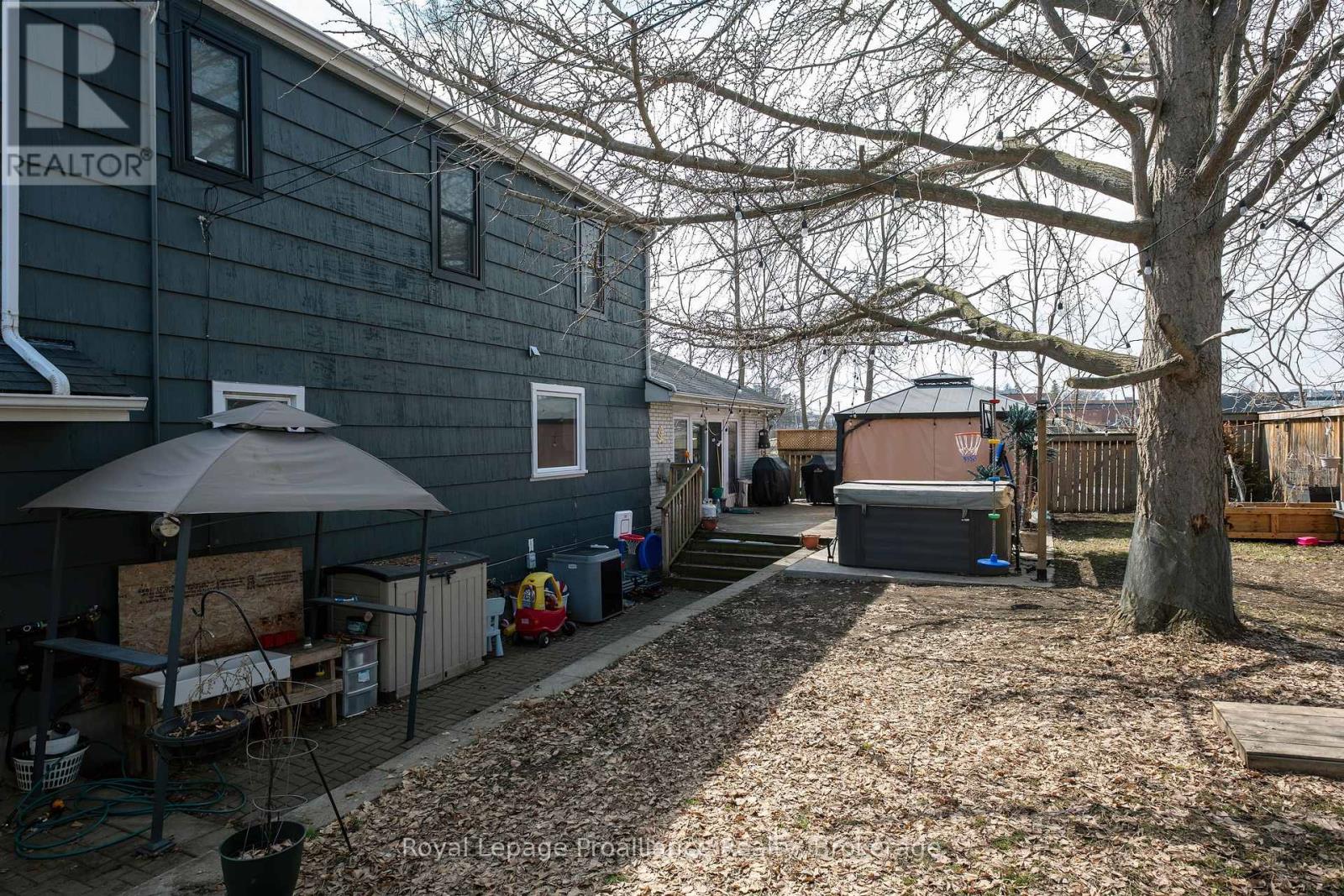 306 Dundas Street W, Quinte West, Ontario  K8V 3S3 - Photo 34 - X13137408