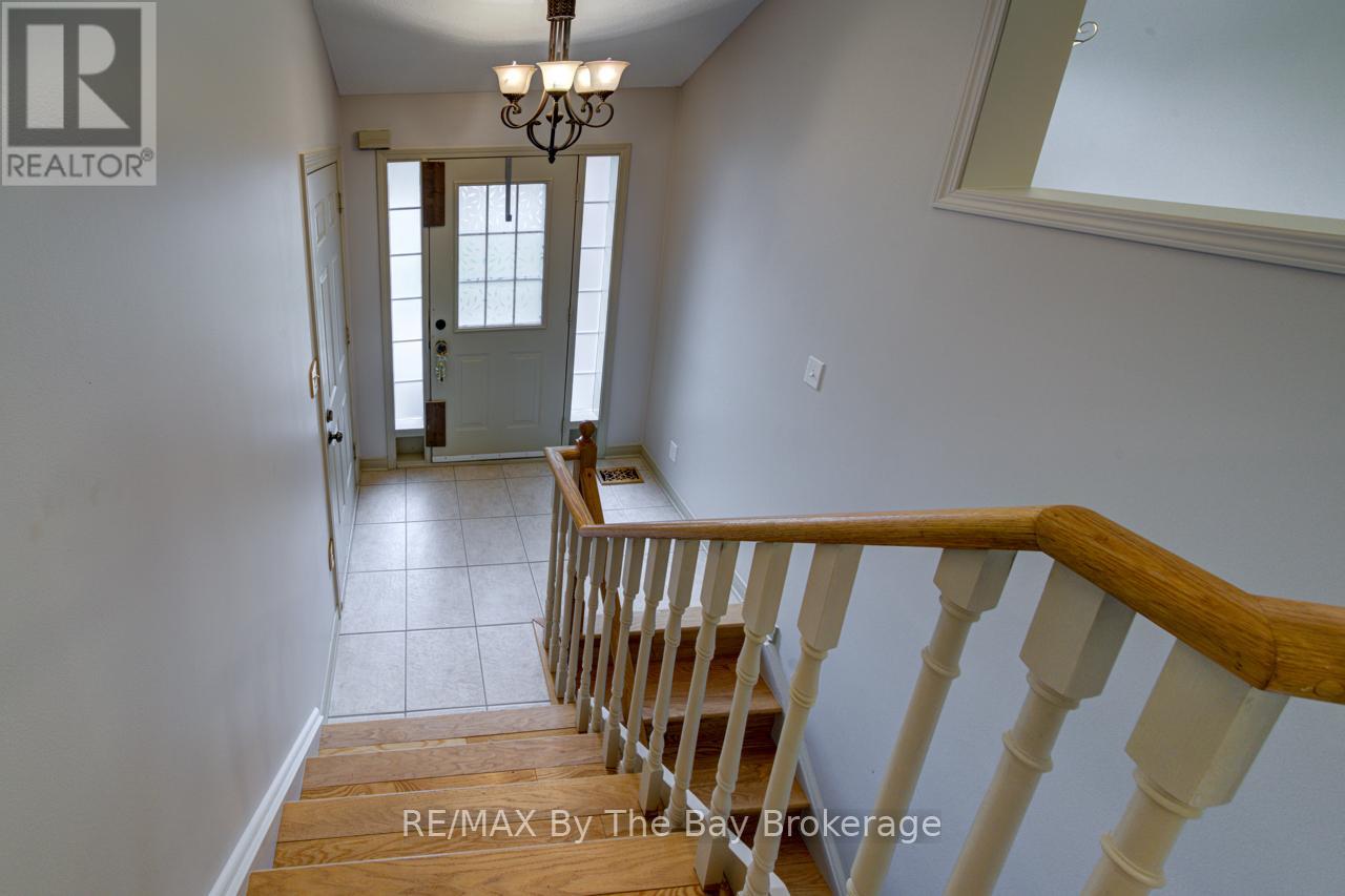 39 Rose Valley Way, Wasaga Beach, Ontario  L9Z 3C5 - Photo 4 - S13412308