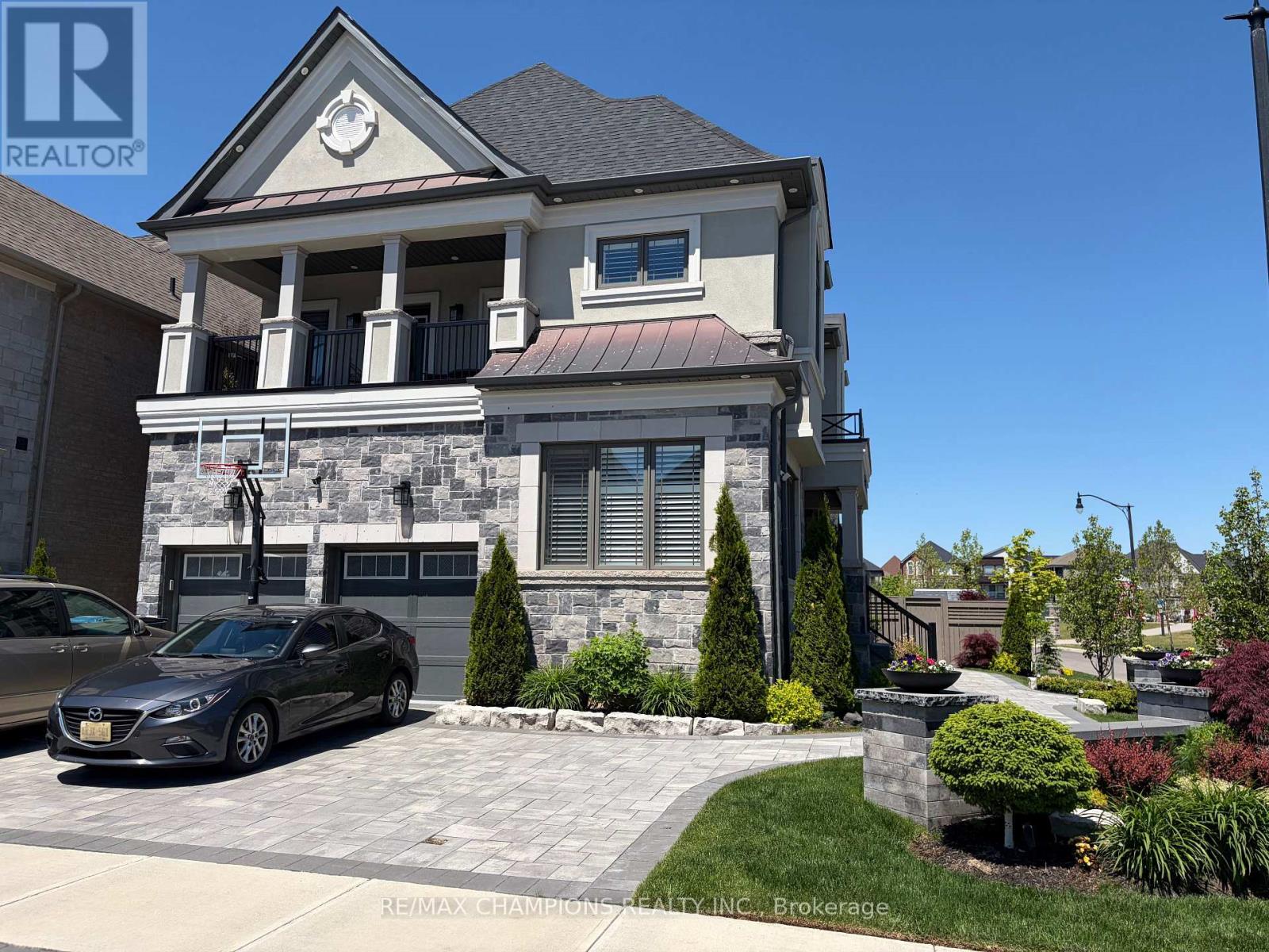 2 BLUE SILO WAY, Brampton, Ontario