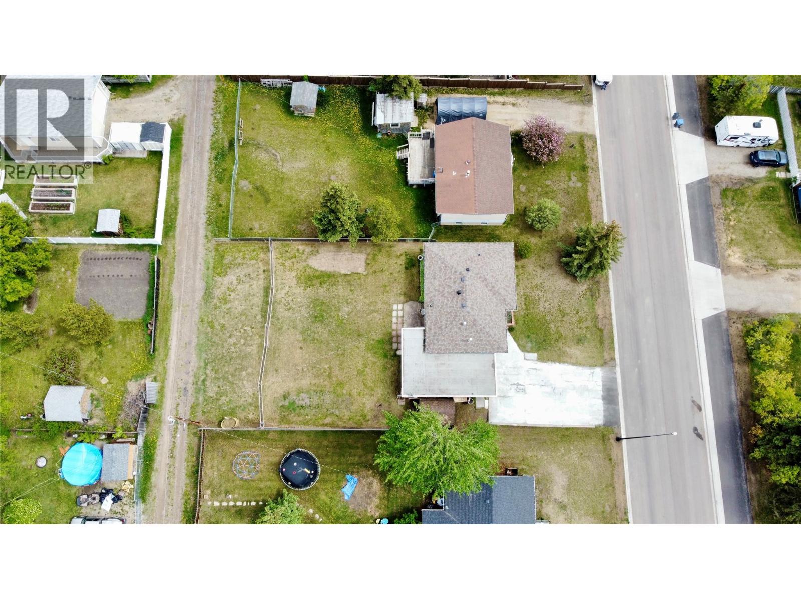 1008 95 Avenue, Dawson Creek, British Columbia  V1G 1C8 - Photo 28 - 10389964
