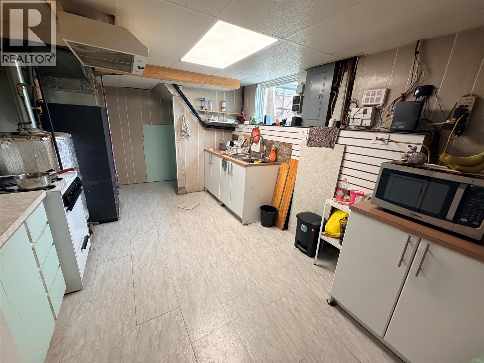 1008 95 Avenue, Dawson Creek, British Columbia  V1G 1C8 - Photo 17 - 10389964