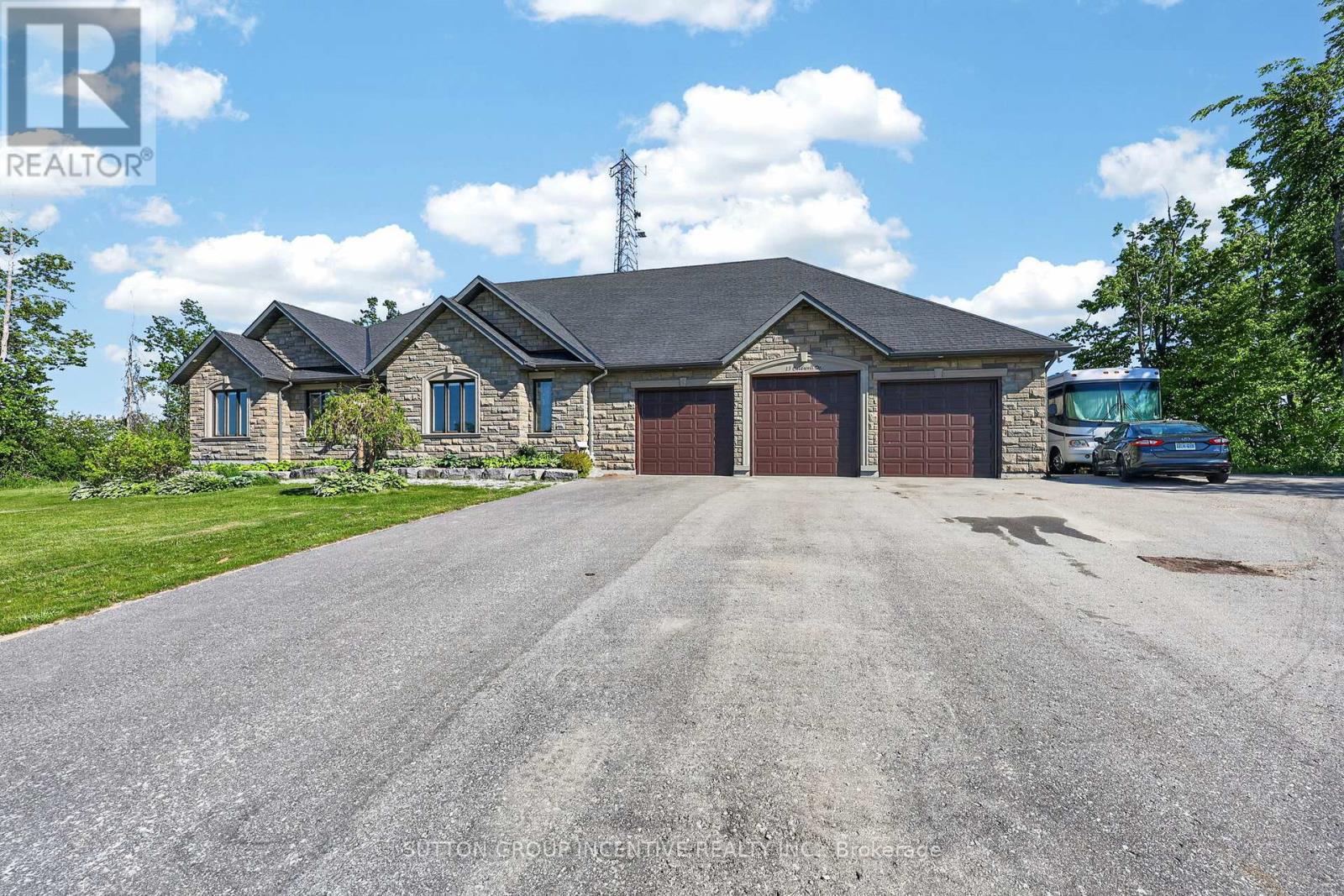 15 Caldwell Drive, Oro-Medonte, Ontario  L0L 2L0 - Photo 4 - S13412322