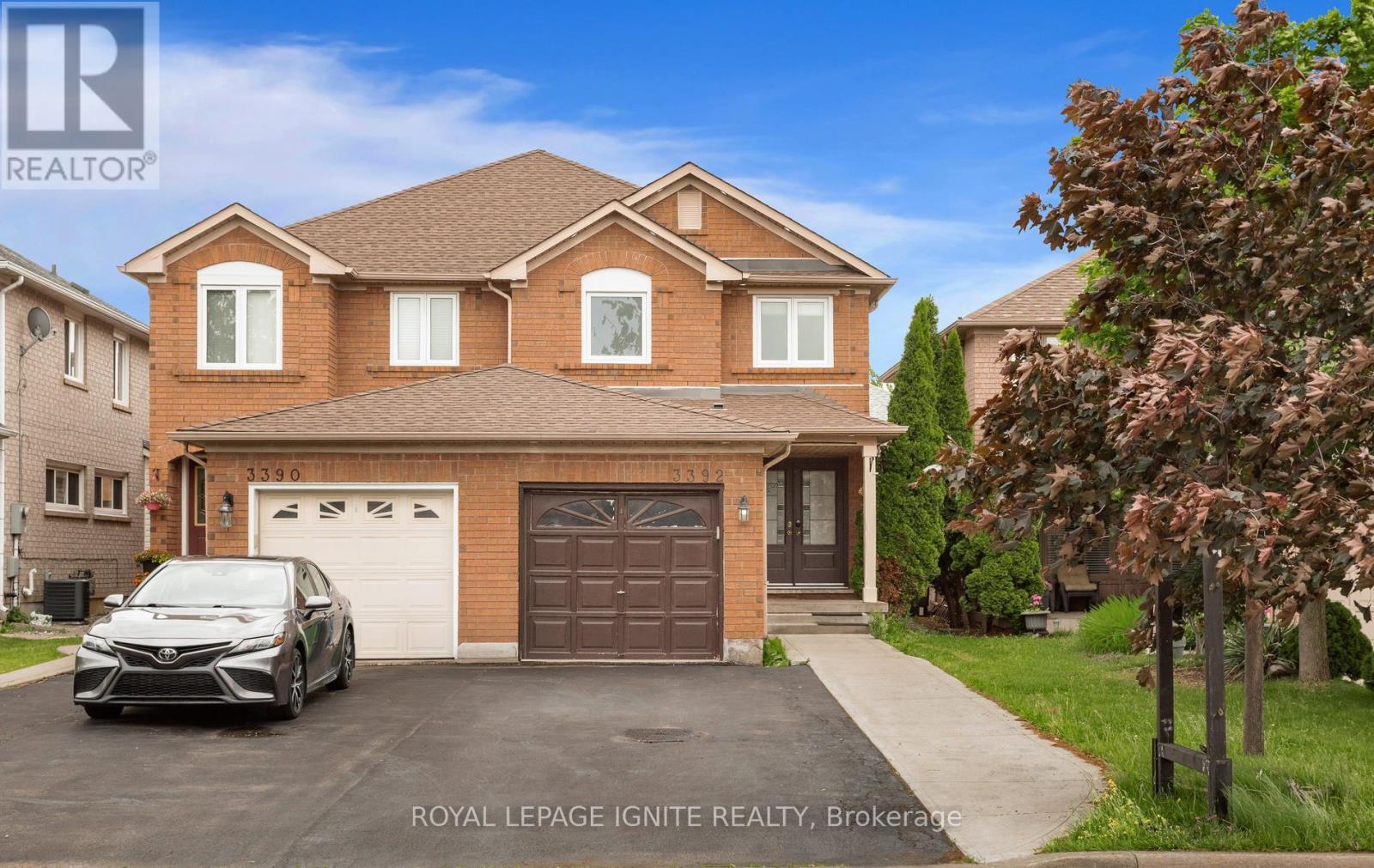 3392 Spirea Terrace, Mississauga, Ontario  L5N 7N3 - Photo 2 - W13412326