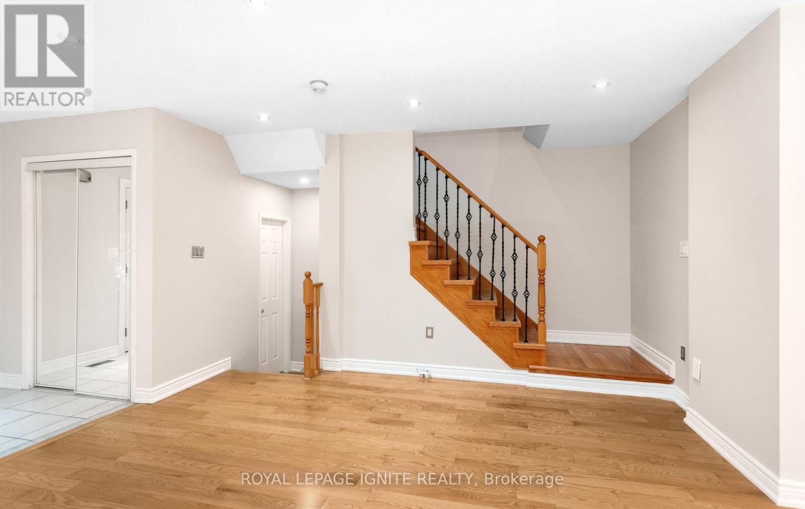 3392 Spirea Terrace, Mississauga, Ontario  L5N 7N3 - Photo 24 - W13412326