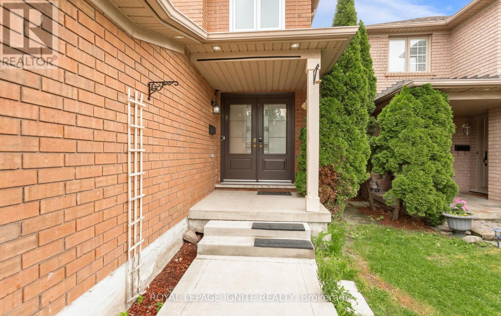 3392 Spirea Terrace, Mississauga, Ontario  L5N 7N3 - Photo 4 - W13412326