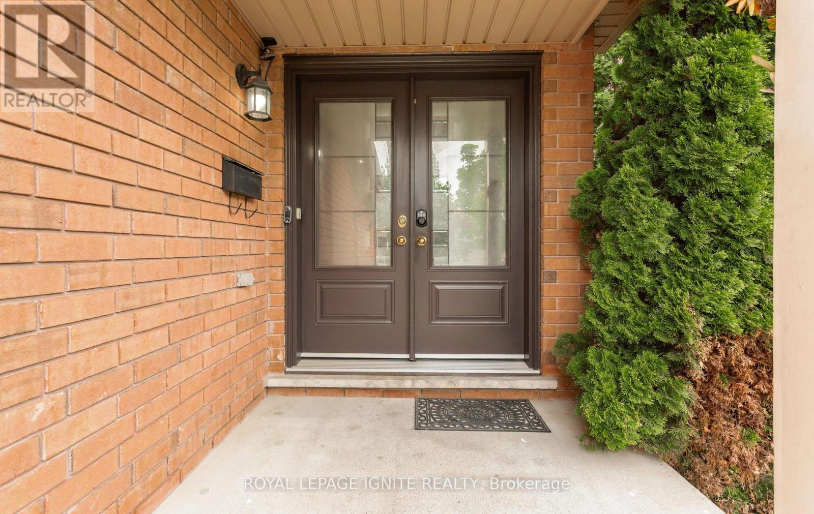 3392 Spirea Terrace, Mississauga, Ontario  L5N 7N3 - Photo 5 - W13412326