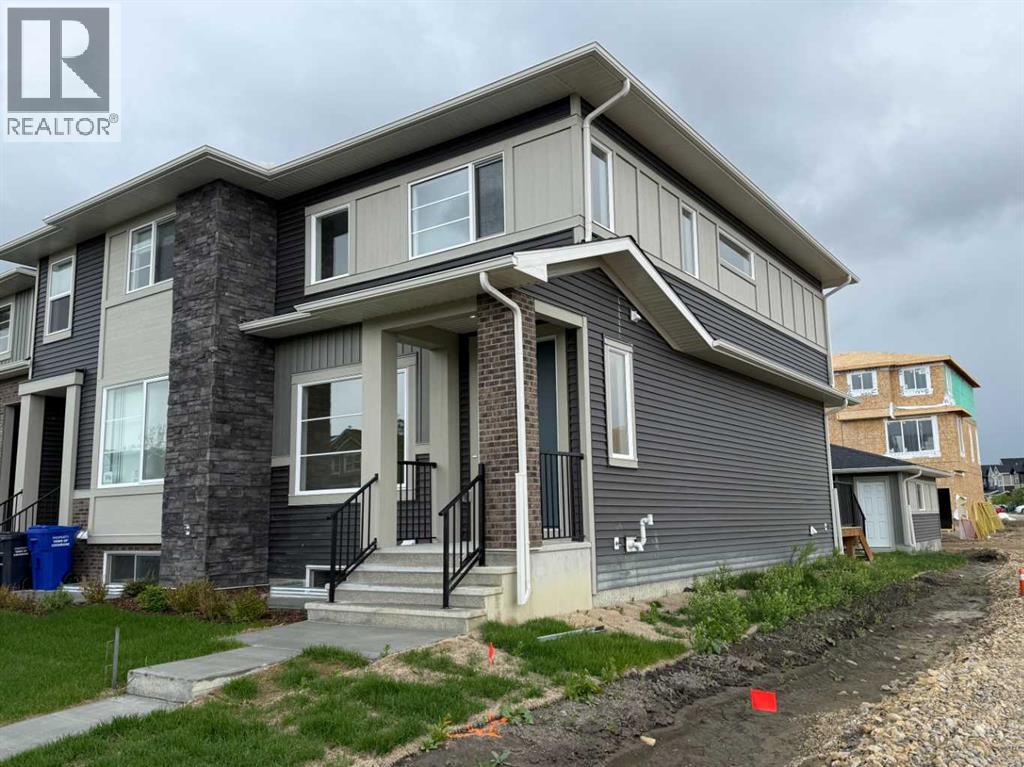 302 Sundown Road, Cochrane, Alberta  T4C 3H2 - Photo 2 - A2256036