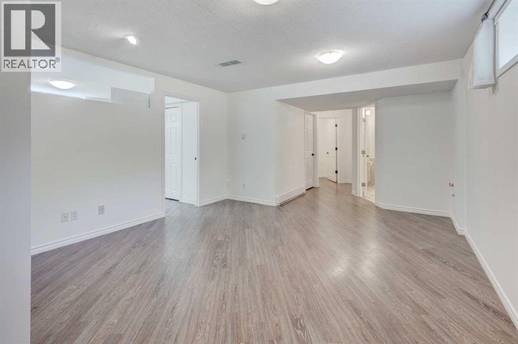 74 Douglasview Circle SE, Calgary, Alberta  T2Z 2P4 - Photo 27 - A2318297