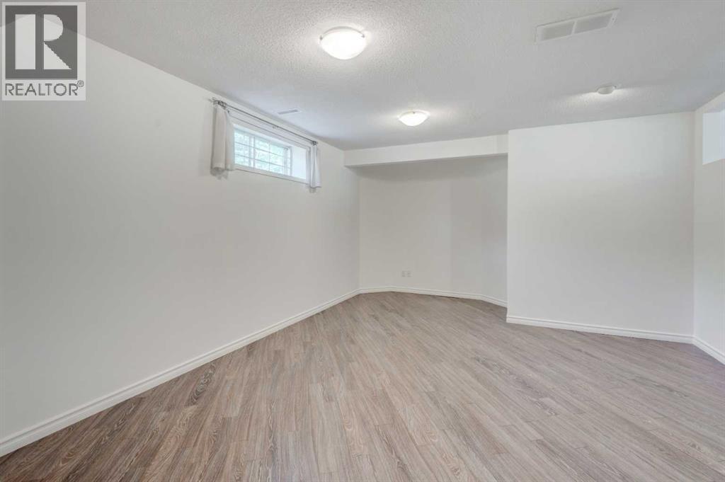 74 Douglasview Circle SE, Calgary, Alberta  T2Z 2P4 - Photo 25 - A2318297