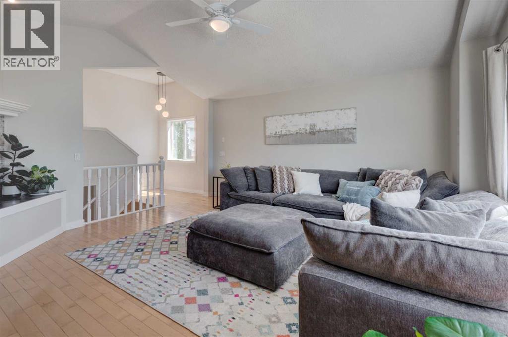 74 Douglasview Circle SE, Calgary, Alberta  T2Z 2P4 - Photo 17 - A2318297