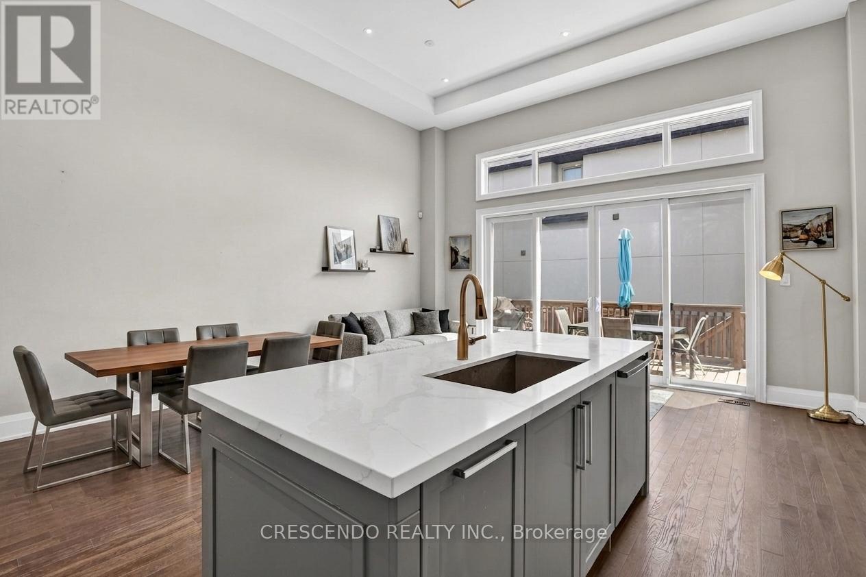 455 Rimilton Avenue, Toronto, Ontario  M8W 2G7 - Photo 12 - W13139024