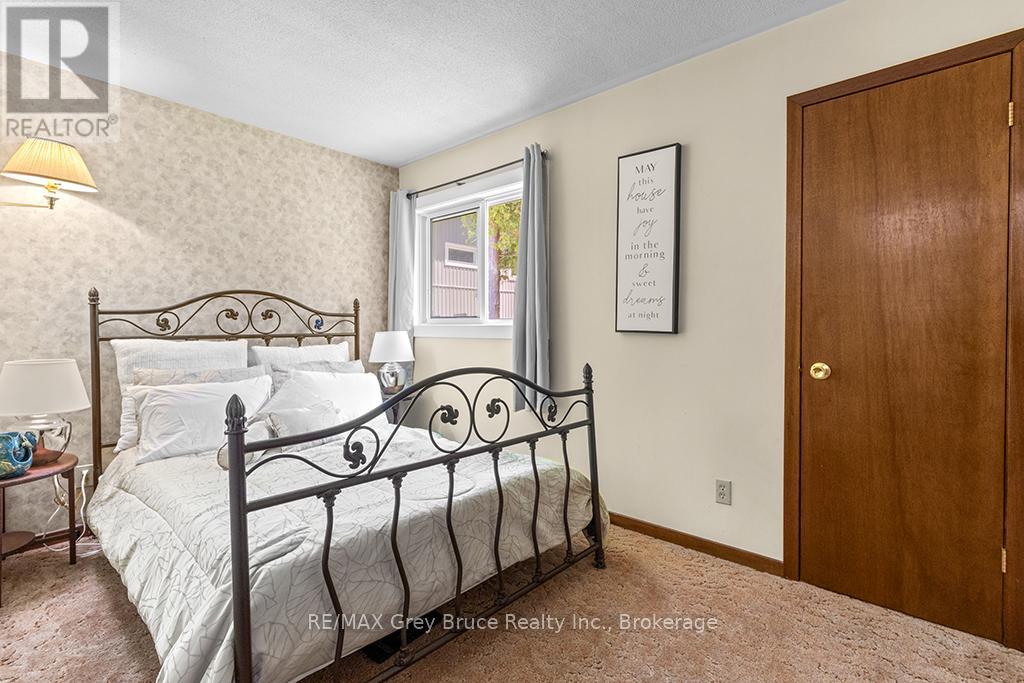 121 Ivy Drive, Georgian Bluffs, Ontario  N0H 2T0 - Photo 30 - X13412378