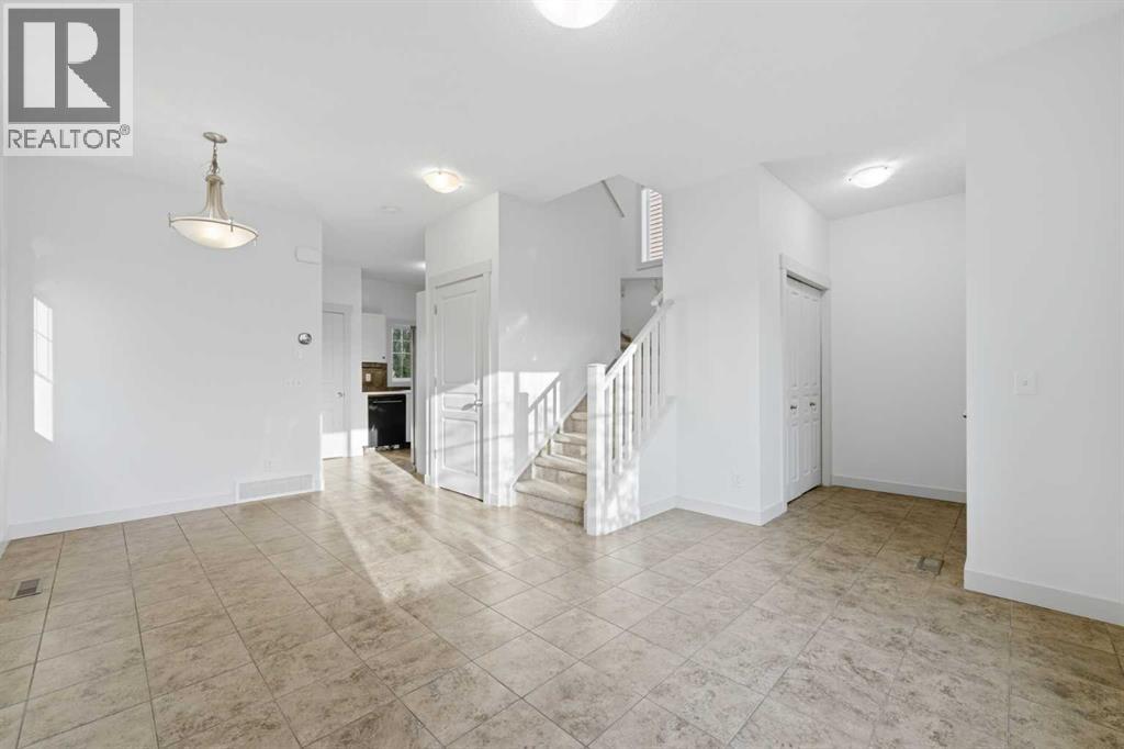 151 Royal Oak Drive Nw, Calgary, Alberta  T3G 0B8 - Photo 9 - A2315189