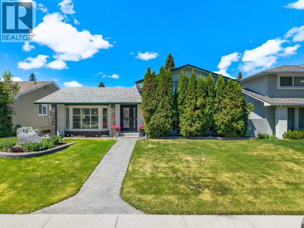 32 Lake Crimson Close SE, Calgary, Alberta  T2J 3K7 - Photo 1 - A2317987