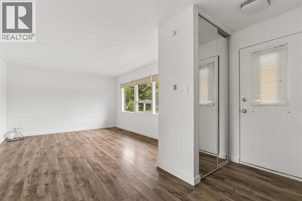 32 Gladeview Crescent Sw, Calgary, Alberta  T3E 4X8 - Photo 13 - A2317470