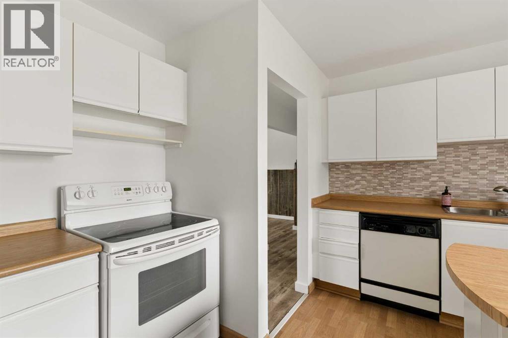 32 Gladeview Crescent Sw, Calgary, Alberta  T3E 4X8 - Photo 11 - A2317470