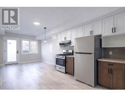 2 - 15 WADDINGTON CRESCENT, Toronto, Ontario