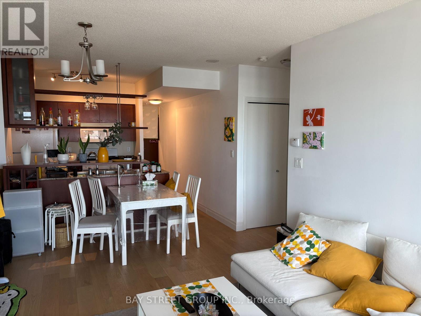 2210 - 35 Mariner Terrace, Toronto, Ontario  M5V 3V9 - Photo 3 - C13411440