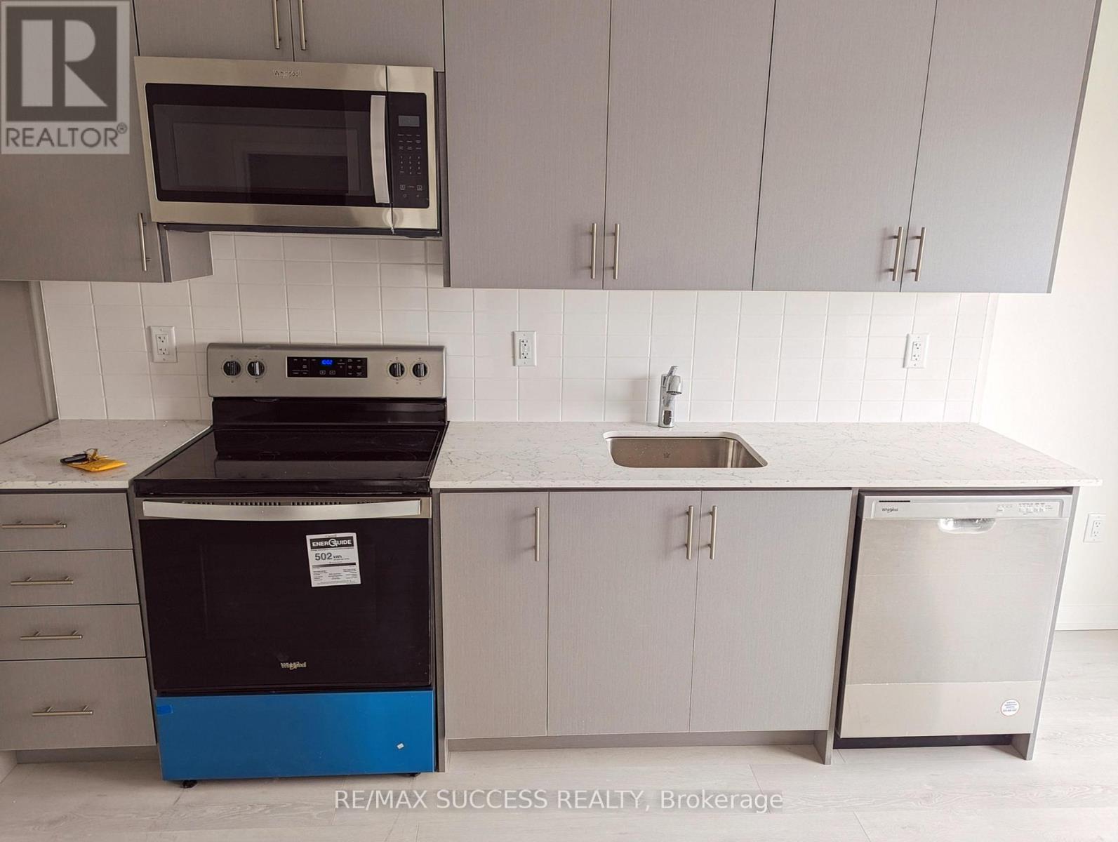 315 - 3401 Ridgeway Drive, Mississauga, Ontario  L5L 5T3 - Photo 5 - W13412428