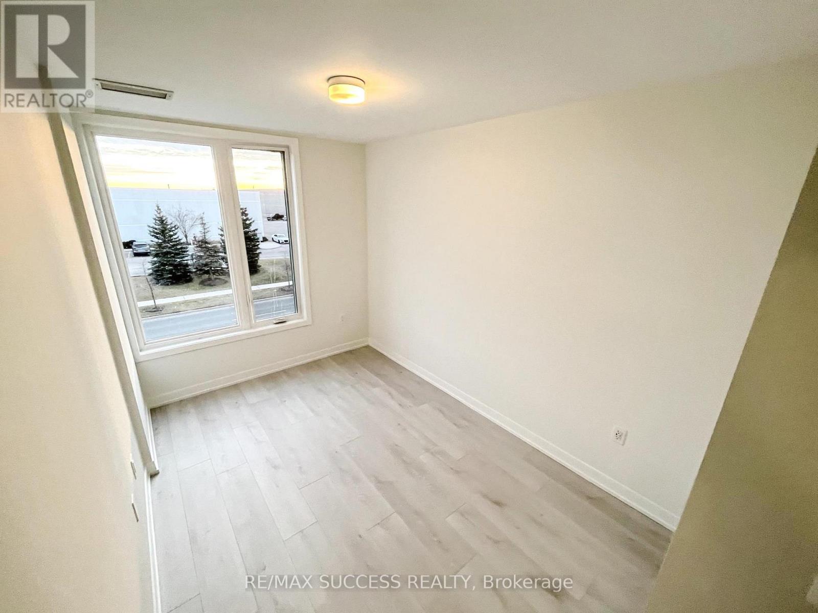 315 - 3401 Ridgeway Drive, Mississauga, Ontario  L5L 5T3 - Photo 6 - W13412428