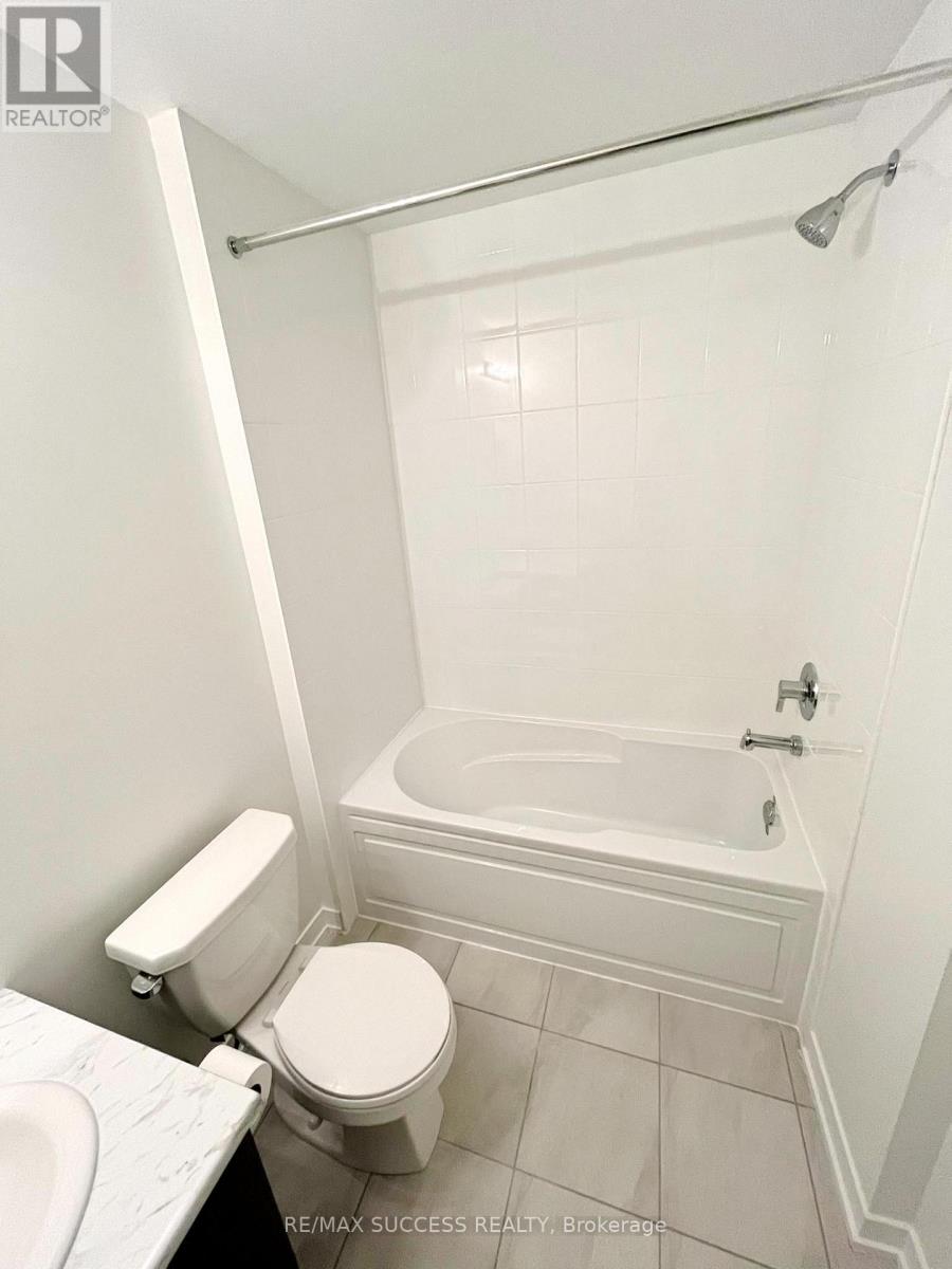 315 - 3401 Ridgeway Drive, Mississauga, Ontario  L5L 5T3 - Photo 9 - W13412428