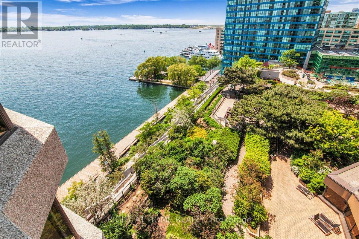 1304 - 65 Harbour Square, Toronto, Ontario  M5J 2L4 - Photo 26 - C13412160