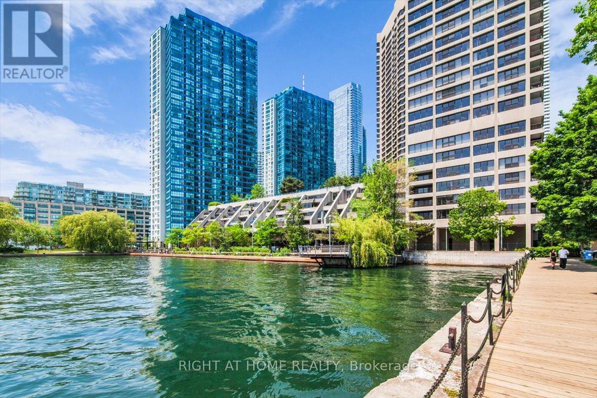 1304 - 65 Harbour Square, Toronto, Ontario  M5J 2L4 - Photo 29 - C13412160