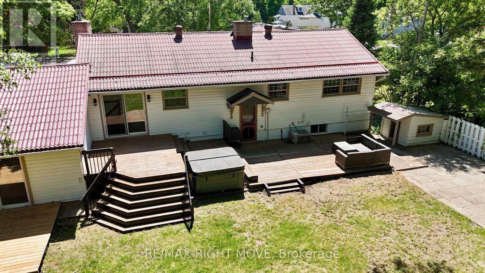 234 Oak Street, Clearview, Ontario  L0M 1S0 - Photo 3 - S13142562