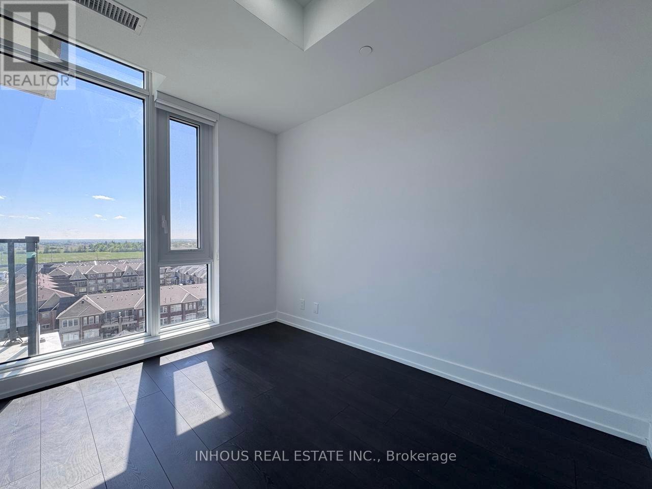 909 - 215 Veterans Drive, Brampton, Ontario  L7A 5L6 - Photo 4 - W13412440