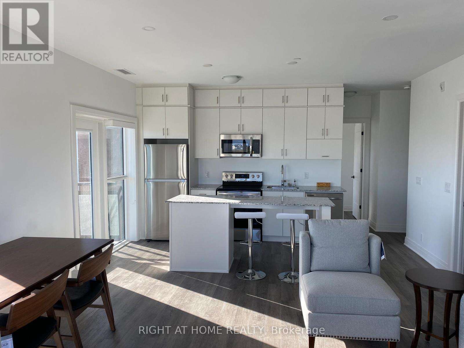 224 - 102 Grovewood Common, Oakville, Ontario  L6H 0X2 - Photo 13 - W13412450