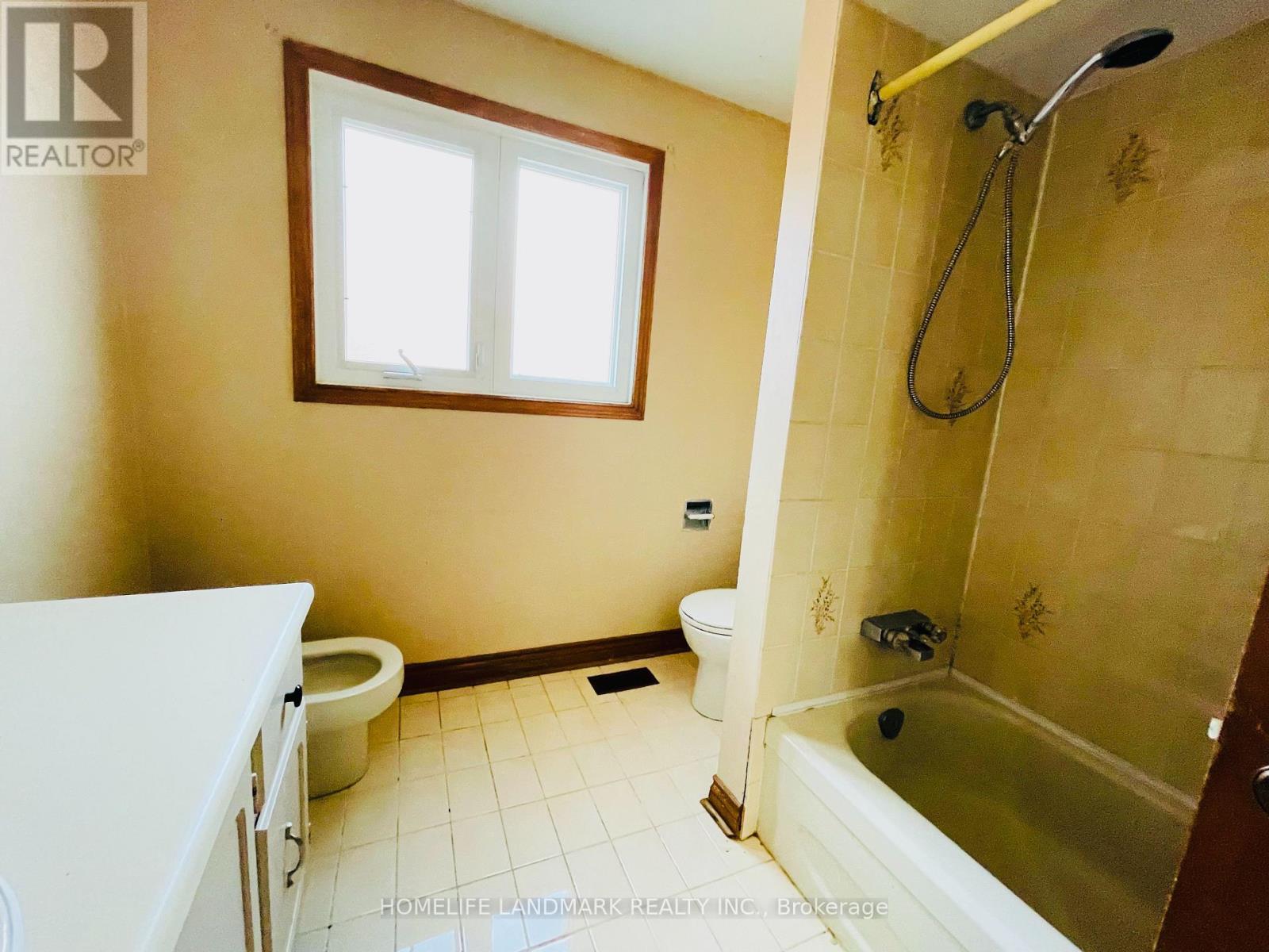 121 Harmonia Crescent, Vaughan, Ontario  L4L 3Y2 - Photo 14 - N13412452