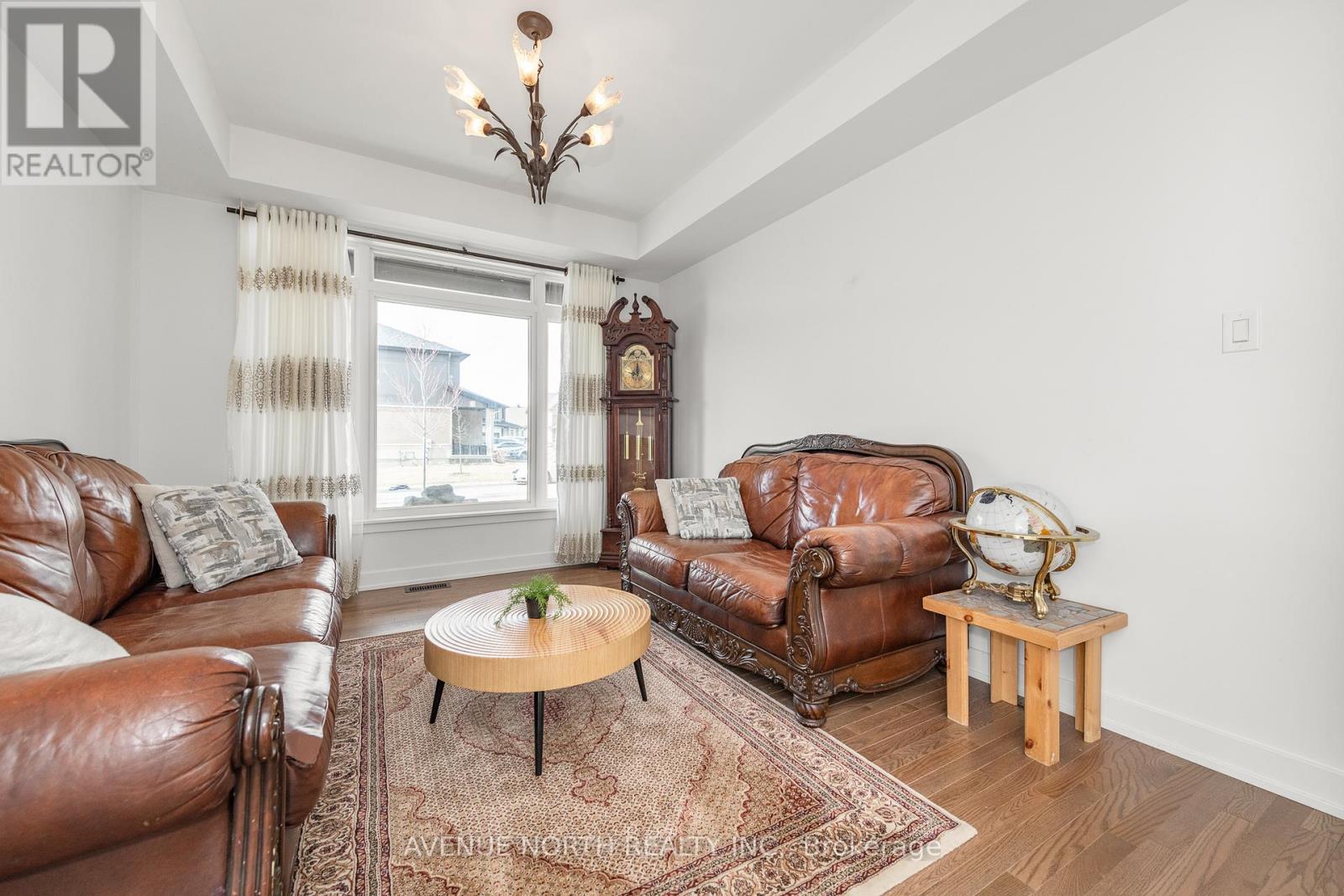 219 Reisling Way, Ottawa, Ontario  K1T 0X1 - Photo 5 - X13412468