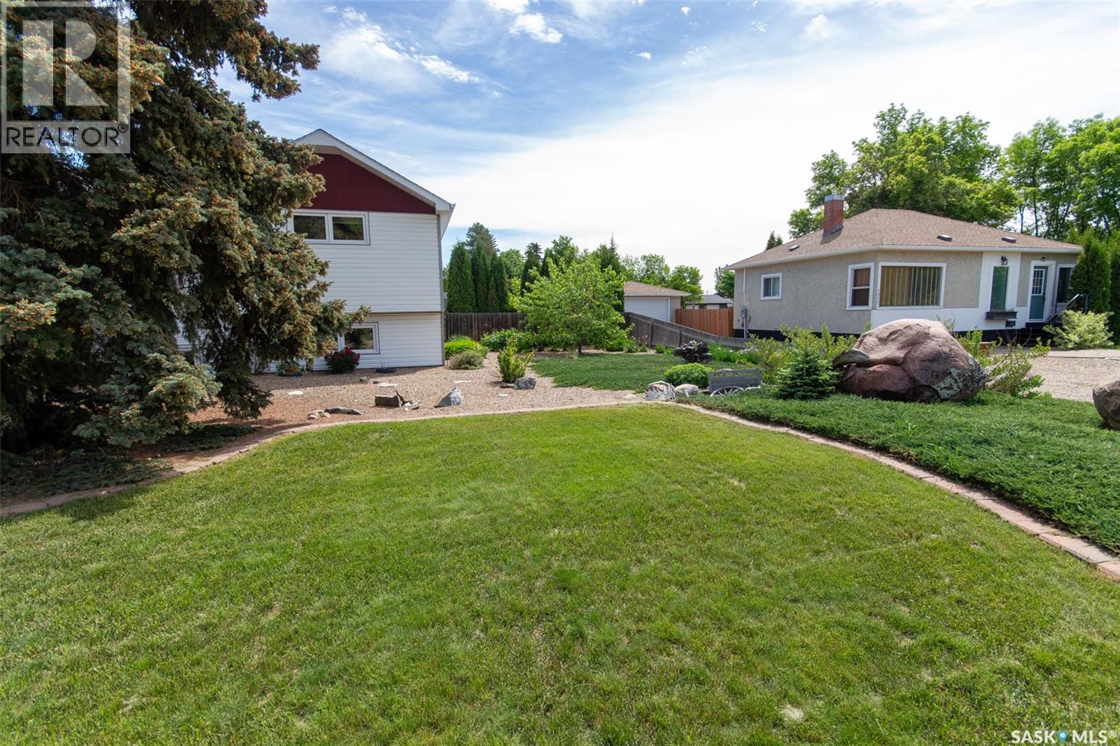 1062 112th Street, North Battleford, Saskatchewan  S9A 2L3 - Photo 4 - SK038397