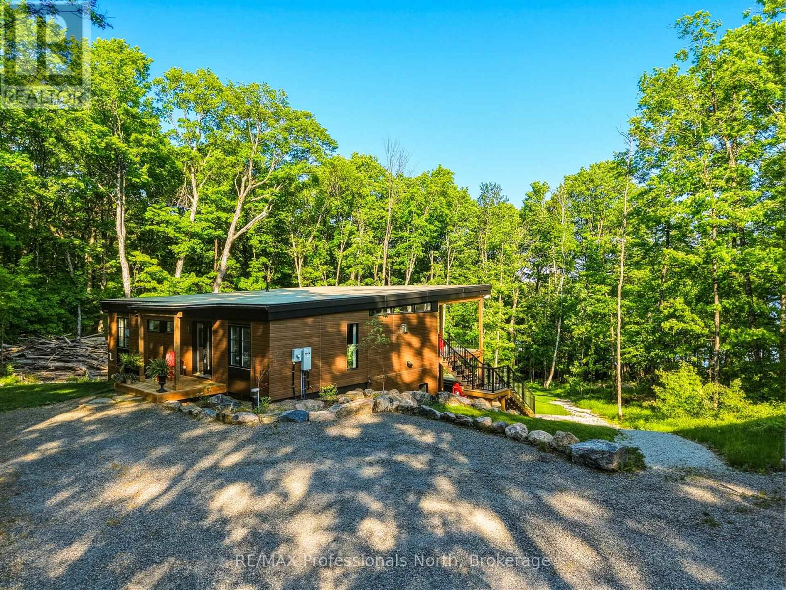 1011 OLD COTTAGE ROAD, Bracebridge, Ontario