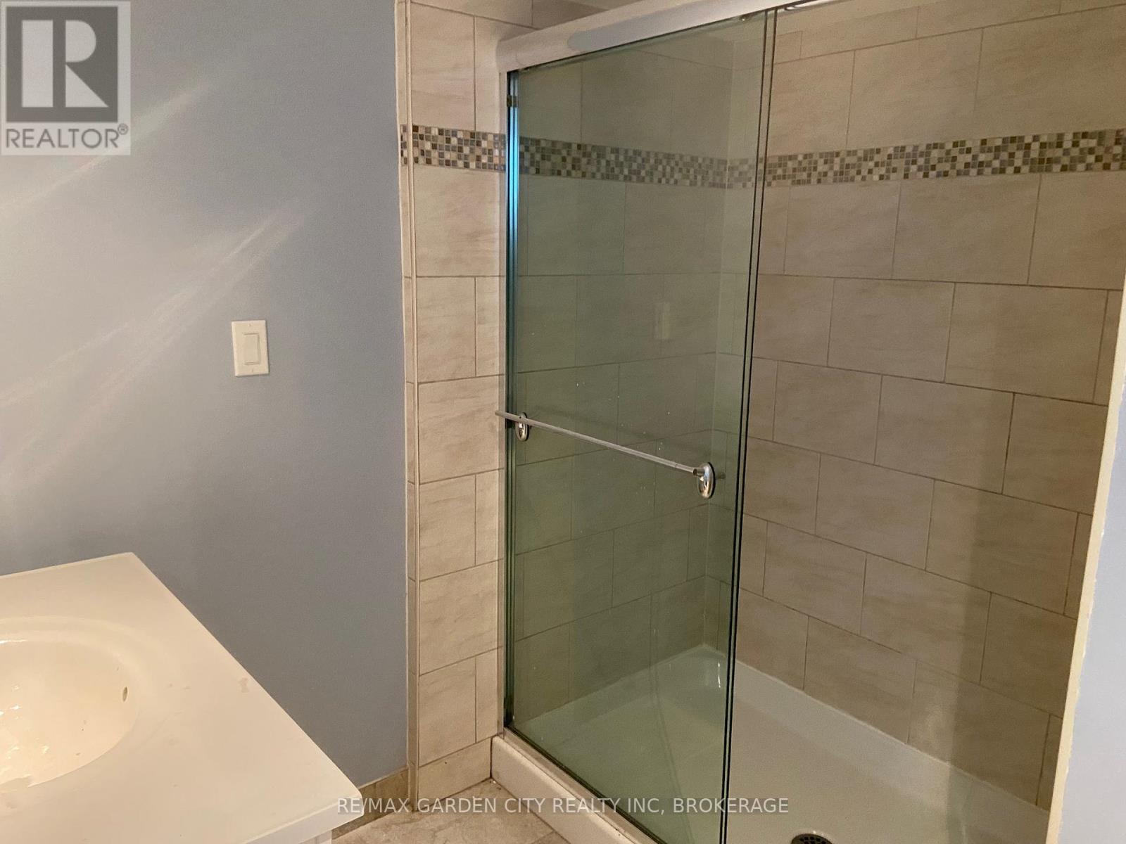 Lower - 9 Stonegate Drive, St. Catharines, Ontario  L2P 3K9 - Photo 7 - X13412478