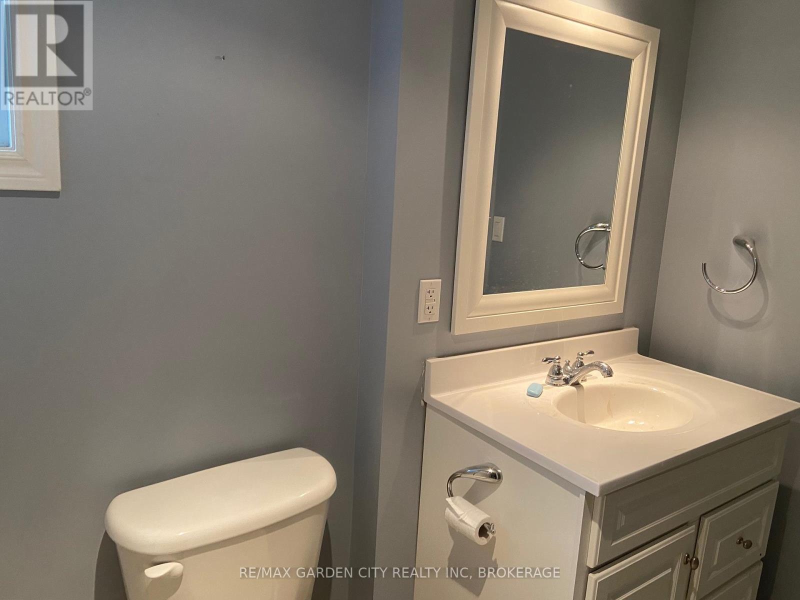 Lower - 9 Stonegate Drive, St. Catharines, Ontario  L2P 3K9 - Photo 8 - X13412478